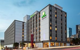Holiday Inn Express Downtown Nashville 3*